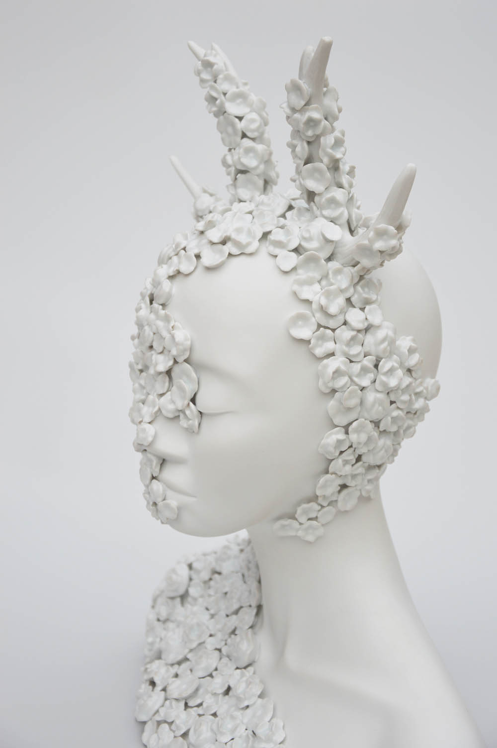 horn porcelain sculptures by juliette clovis