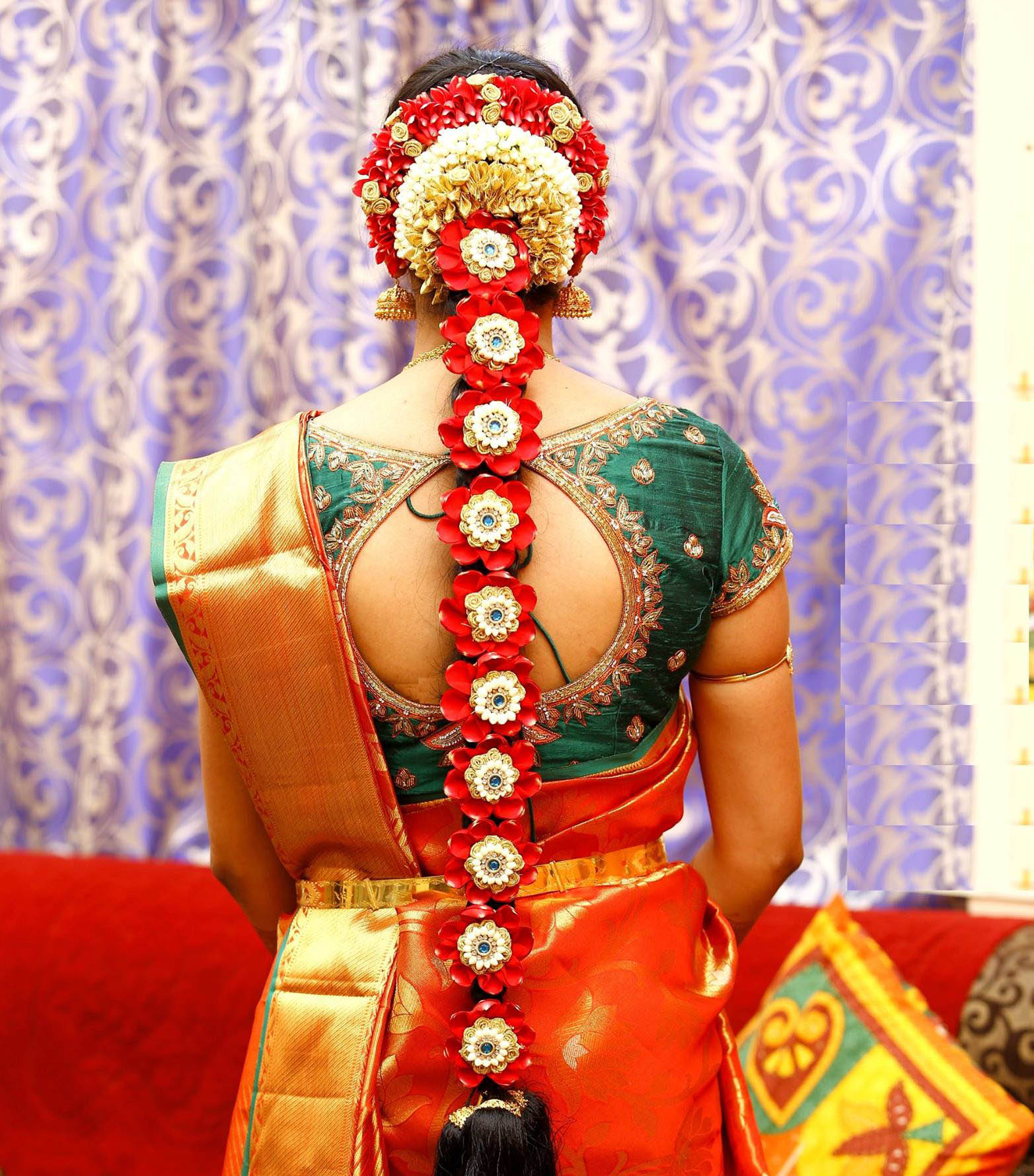 indian bridal hairstyle flowers