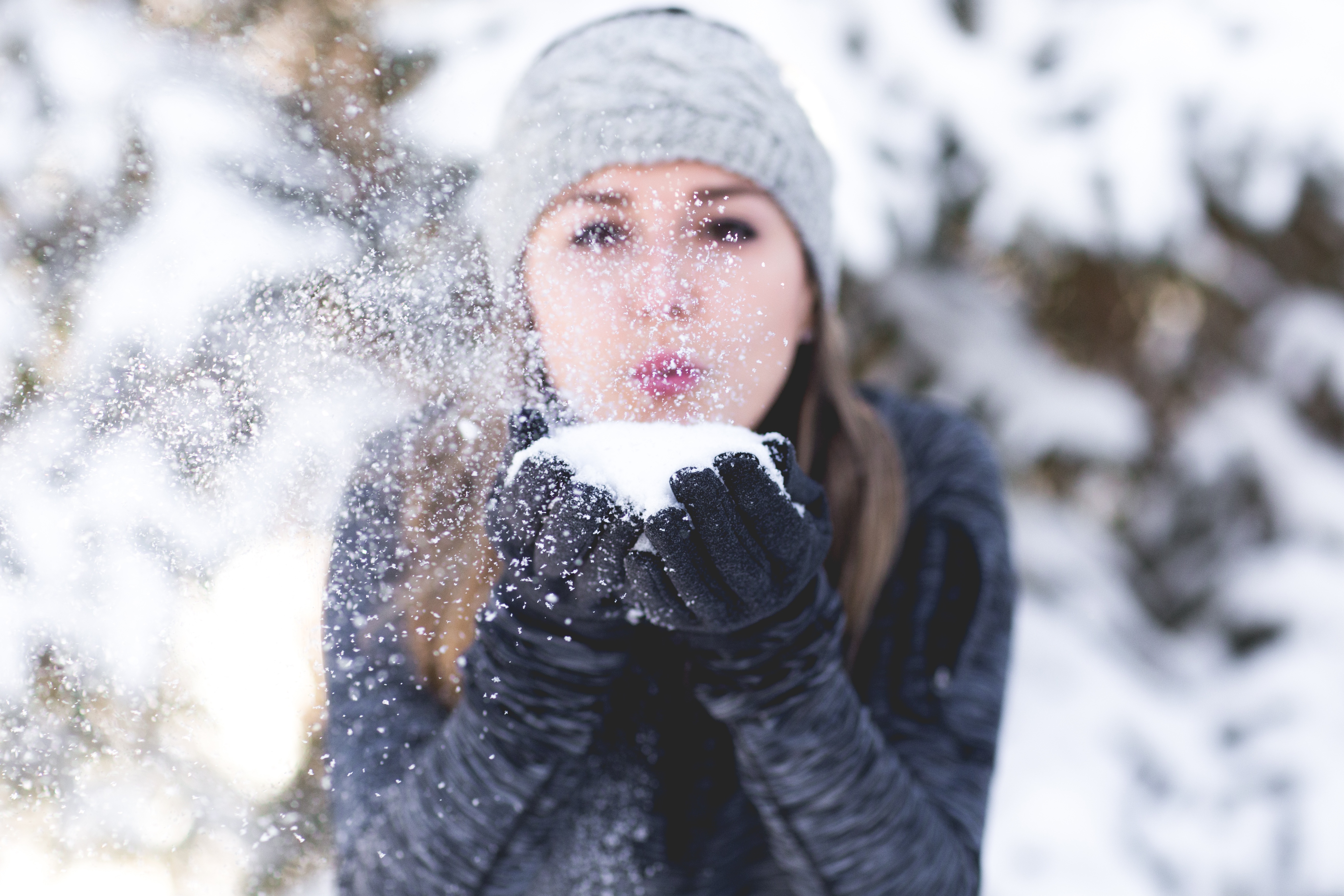 snow winter girl free stock photo by stocksnapio